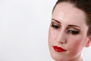 03-03-2013 ONDERWIJS; HAARLEMSE AKADEMIE HEEFT WEER 1 STE FOTOSHOOT VAN BEGINNENDE VISAGISTEN EN HUN MODELLEN. Het was weer heel gezellig druk in de studio van de HAARLEMSE AKADEMIE, de cursisten hadden hun eerste foto shoot met als opdracht BRUIDS  make up en een GALA make up. 
foto: Albert den Iseger.