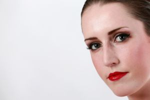 03-03-2013 ONDERWIJS; HAARLEMSE AKADEMIE HEEFT WEER 1 STE FOTOSHOOT VAN BEGINNENDE VISAGISTEN EN HUN MODELLEN. Het was weer heel gezellig druk in de studio van de HAARLEMSE AKADEMIE, de cursisten hadden hun eerste foto shoot met als opdracht BRUIDS  make up en een GALA make up. 
foto: Albert den Iseger.