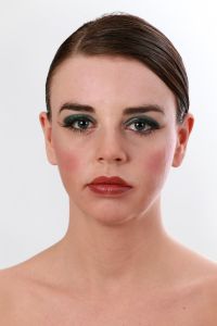 03-03-2013 ONDERWIJS; HAARLEMSE AKADEMIE HEEFT WEER 1 STE FOTOSHOOT VAN BEGINNENDE VISAGISTEN EN HUN MODELLEN. Het was weer heel gezellig druk in de studio van de HAARLEMSE AKADEMIE, de cursisten hadden hun eerste foto shoot met als opdracht BRUIDS  make up en een GALA make up. 
foto: Albert den Iseger.