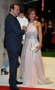 19-03-2013 SHOWBIZZ; NAJIB AMHALI IS VALENTINO IN NIEUWE NEDERLANDSE FAMILIE FILM. 
Valentino 39 jaar is een succesvolle Italiaanse Maserati-verkoper en heeft een relatie met Monique, de dochter van zijn baas. Hij staat op het punt promotie te maken en met zijn grote liefde te trouwen. Maar Valentino heeft een probleem; hij is namelijk geen Italiaan. Als zijn vader een hartaanval krijgt, doet hij een emotioneel beroep op zijn zoon. Valentino stemt in, maar al snel dreigt zijn promotie tot directeur hierdoor volledig in het water te vallen. En erger nog; door alle smoezen begint Monique te twijfelen aan zijn liefde. Om de vrouw van zijn dromen te behouden, zal Valentino zijn Italiaanse masker af moeten zetten. Wij waren bij de premiere in  PaltheTuschinski te Amsterdam en zagen een aantal BN ers de rode loper betreden.
Foto: Albert den Iseger.