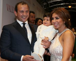 19-03-2013 SHOWBIZZ; NAJIB AMHALI IS VALENTINO IN NIEUWE NEDERLANDSE FAMILIE FILM. 
Valentino 39 jaar is een succesvolle Italiaanse Maserati-verkoper en heeft een relatie met Monique, de dochter van zijn baas. Hij staat op het punt promotie te maken en met zijn grote liefde te trouwen. Maar Valentino heeft een probleem; hij is namelijk geen Italiaan. Als zijn vader een hartaanval krijgt, doet hij een emotioneel beroep op zijn zoon. Valentino stemt in, maar al snel dreigt zijn promotie tot directeur hierdoor volledig in het water te vallen. En erger nog; door alle smoezen begint Monique te twijfelen aan zijn liefde. Om de vrouw van zijn dromen te behouden, zal Valentino zijn Italiaanse masker af moeten zetten. Wij waren bij de premiere in  PaltheTuschinski te Amsterdam en zagen een aantal BN ers de rode loper betreden.
Foto: Albert den Iseger.