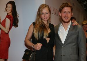 19-03-2013 SHOWBIZZ; NAJIB AMHALI IS VALENTINO IN NIEUWE NEDERLANDSE FAMILIE FILM. 
Valentino 39 jaar is een succesvolle Italiaanse Maserati-verkoper en heeft een relatie met Monique, de dochter van zijn baas. Hij staat op het punt promotie te maken en met zijn grote liefde te trouwen. Maar Valentino heeft een probleem; hij is namelijk geen Italiaan. Als zijn vader een hartaanval krijgt, doet hij een emotioneel beroep op zijn zoon. Valentino stemt in, maar al snel dreigt zijn promotie tot directeur hierdoor volledig in het water te vallen. En erger nog; door alle smoezen begint Monique te twijfelen aan zijn liefde. Om de vrouw van zijn dromen te behouden, zal Valentino zijn Italiaanse masker af moeten zetten. Wij waren bij de premiere in  PaltheTuschinski te Amsterdam en zagen een aantal BN ers de rode loper betreden.
Foto: Albert den Iseger.