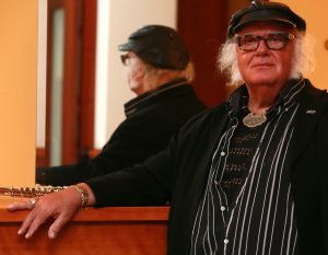29-03-2013 SHOWBIZZ; THIJS VAN LEER IS ZONDAG 31 MAART JARIG EN WORD DAN 65 JAAR.Ik ga fluitend over de drempel a.s zondag zo vertelde hij aan PRIVE. Wij wensen Thijs nog een gezond en gelukkig leven toe.
foto: Albert den Iseger.