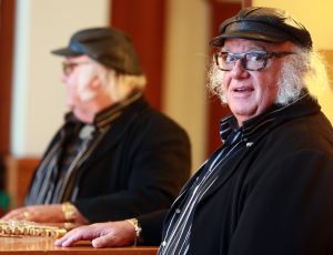 29-03-2013 SHOWBIZZ; THIJS VAN LEER IS ZONDAG 31 MAART JARIG EN WORD DAN 65 JAAR.Ik ga fluitend over de drempel a.s zondag zo vertelde hij aan PRIVE. Wij wensen Thijs nog een gezond en gelukkig leven toe.
foto: Albert den Iseger.