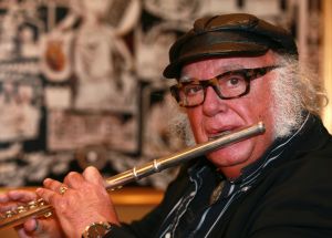 29-03-2013 SHOWBIZZ; THIJS VAN LEER IS ZONDAG 31 MAART JARIG EN WORD DAN 65 JAAR.Ik ga fluitend over de drempel a.s zondag zo vertelde hij aan PRIVE. Wij wensen Thijs nog een gezond en gelukkig leven toe.
foto: Albert den Iseger.