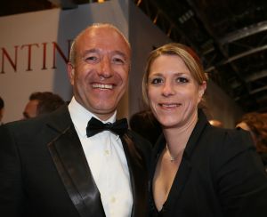 19-03-2013 SHOWBIZZ; NAJIB AMHALI IS VALENTINO IN NIEUWE NEDERLANDSE FAMILIE FILM. 
Valentino 39 jaar is een succesvolle Italiaanse Maserati-verkoper en heeft een relatie met Monique, de dochter van zijn baas. Hij staat op het punt promotie te maken en met zijn grote liefde te trouwen. Maar Valentino heeft een probleem; hij is namelijk geen Italiaan. Als zijn vader een hartaanval krijgt, doet hij een emotioneel beroep op zijn zoon. Valentino stemt in, maar al snel dreigt zijn promotie tot directeur hierdoor volledig in het water te vallen. En erger nog; door alle smoezen begint Monique te twijfelen aan zijn liefde. Om de vrouw van zijn dromen te behouden, zal Valentino zijn Italiaanse masker af moeten zetten. Wij waren bij de premiere in  PaltheTuschinski te Amsterdam en zagen een aantal BN ers de rode loper betreden.
Foto: Albert den Iseger.