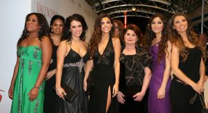19-03-2013 SHOWBIZZ; NAJIB AMHALI IS VALENTINO IN NIEUWE NEDERLANDSE FAMILIE FILM. 
Valentino 39 jaar is een succesvolle Italiaanse Maserati-verkoper en heeft een relatie met Monique, de dochter van zijn baas. Hij staat op het punt promotie te maken en met zijn grote liefde te trouwen. Maar Valentino heeft een probleem; hij is namelijk geen Italiaan. Als zijn vader een hartaanval krijgt, doet hij een emotioneel beroep op zijn zoon. Valentino stemt in, maar al snel dreigt zijn promotie tot directeur hierdoor volledig in het water te vallen. En erger nog; door alle smoezen begint Monique te twijfelen aan zijn liefde. Om de vrouw van zijn dromen te behouden, zal Valentino zijn Italiaanse masker af moeten zetten. Wij waren bij de premiere in  PaltheTuschinski te Amsterdam en zagen een aantal BN ers de rode loper betreden.
Foto: Albert den Iseger.