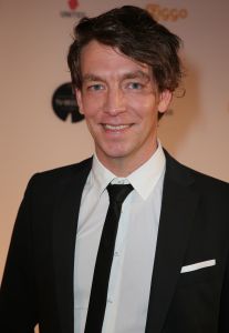 03-03-2014 SHOWBIZZ; JOHN DE MOL ONDER INDRUK VAN TV BEELDEN GALA. John de Mol was zeer positief over de wijze waarop de TV BEELDEN maandag zijn uitgereikt.Het gala was groter opgezet dat ik gedacht had. Ze hebben er echt werk van gemaakt. Alleen de media was teleurgesteld in de wijze van hun werken. Ze mochten bijna niks fotograferen en de verslaggevers werd geen tijd gegund om te interviewen. Misschien volgend jaar beter.
foto: Albert den Iseger.
