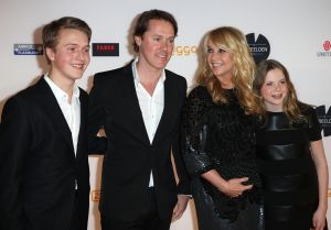 03-03-2014 SHOWBIZZ; JOHN DE MOL ONDER INDRUK VAN TV BEELDEN GALA. John de Mol was zeer positief over de wijze waarop de TV BEELDEN maandag zijn uitgereikt.Het gala was groter opgezet dat ik gedacht had. Ze hebben er echt werk van gemaakt. Alleen de media was teleurgesteld in de wijze van hun werken. Ze mochten bijna niks fotograferen en de verslaggevers werd geen tijd gegund om te interviewen. Misschien volgend jaar beter.
foto: Albert den Iseger.