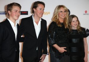 03-03-2014 SHOWBIZZ; JOHN DE MOL ONDER INDRUK VAN TV BEELDEN GALA. John de Mol was zeer positief over de wijze waarop de TV BEELDEN maandag zijn uitgereikt.Het gala was groter opgezet dat ik gedacht had. Ze hebben er echt werk van gemaakt. Alleen de media was teleurgesteld in de wijze van hun werken. Ze mochten bijna niks fotograferen en de verslaggevers werd geen tijd gegund om te interviewen. Misschien volgend jaar beter.
foto: Albert den Iseger.