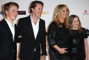 03-03-2014 SHOWBIZZ; JOHN DE MOL ONDER INDRUK VAN TV BEELDEN GALA. John de Mol was zeer positief over de wijze waarop de TV BEELDEN maandag zijn uitgereikt.Het gala was groter opgezet dat ik gedacht had. Ze hebben er echt werk van gemaakt. Alleen de media was teleurgesteld in de wijze van hun werken. Ze mochten bijna niks fotograferen en de verslaggevers werd geen tijd gegund om te interviewen. Misschien volgend jaar beter.
foto: Albert den Iseger.