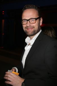 03-03-2014 SHOWBIZZ; JOHN DE MOL ONDER INDRUK VAN TV BEELDEN GALA. John de Mol was zeer positief over de wijze waarop de TV BEELDEN maandag zijn uitgereikt.Het gala was groter opgezet dat ik gedacht had. Ze hebben er echt werk van gemaakt. Alleen de media was teleurgesteld in de wijze van hun werken. Ze mochten bijna niks fotograferen en de verslaggevers werd geen tijd gegund om te interviewen. Misschien volgend jaar beter.
foto: Albert den Iseger.