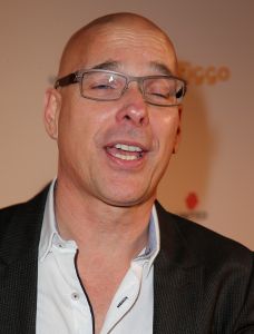 03-03-2014 SHOWBIZZ; JOHN DE MOL ONDER INDRUK VAN TV BEELDEN GALA. John de Mol was zeer positief over de wijze waarop de TV BEELDEN maandag zijn uitgereikt.Het gala was groter opgezet dat ik gedacht had. Ze hebben er echt werk van gemaakt. Alleen de media was teleurgesteld in de wijze van hun werken. Ze mochten bijna niks fotograferen en de verslaggevers werd geen tijd gegund om te interviewen. Misschien volgend jaar beter.
foto: Albert den Iseger.
