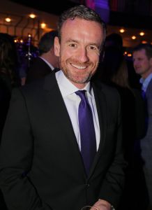 27-03-2015 SHOWBIZZ; STICHTING HULPHOND HAALT MEGA BEDRAG VAN �539.000.00 OP. Hulphond Nederland bestaat al 30 jaar. Nu was er weer een groot gala feest in Studio 21 te Hilversum. Vele prominenten waren gekomen uit zakelijk NL. Veiling meester JOB UBBENS wist met 15 kavels een mega bedrag op te halen waar HULPHOND NL weer mooie dingen mee kan gaan doen.
foto: Albert den Iseger