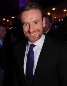 27-03-2015 SHOWBIZZ; STICHTING HULPHOND HAALT MEGA BEDRAG VAN �539.000.00 OP. Hulphond Nederland bestaat al 30 jaar. Nu was er weer een groot gala feest in Studio 21 te Hilversum. Vele prominenten waren gekomen uit zakelijk NL. Veiling meester JOB UBBENS wist met 15 kavels een mega bedrag op te halen waar HULPHOND NL weer mooie dingen mee kan gaan doen.
foto: Albert den Iseger