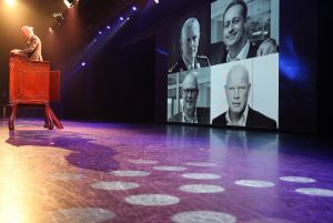 27-03-2015 SHOWBIZZ; STICHTING HULPHOND HAALT MEGA BEDRAG VAN �539.000.00 OP. Hulphond Nederland bestaat al 30 jaar. Nu was er weer een groot gala feest in Studio 21 te Hilversum. Vele prominenten waren gekomen uit zakelijk NL. Veiling meester JOB UBBENS wist met 15 kavels een mega bedrag op te halen waar HULPHOND NL weer mooie dingen mee kan gaan doen.
foto: Albert den Iseger