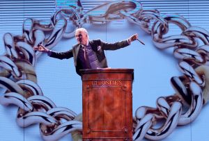 27-03-2015 SHOWBIZZ; STICHTING HULPHOND HAALT MEGA BEDRAG VAN �539.000.00 OP. Hulphond Nederland bestaat al 30 jaar. Nu was er weer een groot gala feest in Studio 21 te Hilversum. Vele prominenten waren gekomen uit zakelijk NL. Veiling meester JOB UBBENS wist met 15 kavels een mega bedrag op te halen waar HULPHOND NL weer mooie dingen mee kan gaan doen.
foto: Albert den Iseger