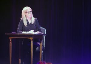 27-03-2015 SHOWBIZZ; STICHTING HULPHOND HAALT MEGA BEDRAG VAN �539.000.00 OP. Hulphond Nederland bestaat al 30 jaar. Nu was er weer een groot gala feest in Studio 21 te Hilversum. Vele prominenten waren gekomen uit zakelijk NL. Veiling meester JOB UBBENS wist met 15 kavels een mega bedrag op te halen waar HULPHOND NL weer mooie dingen mee kan gaan doen.
foto: Albert den Iseger