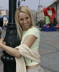 19-05-2005 SHOWBIZZ; GLENNIS GRACE IN KIEV VOOR ESC 2005. Glennis haalde helaas de finale in Kiev niet, ondanks alle moeite van het hele team keerde zij voortijdig terug naar huis.
Foto: Albert den Iseger.