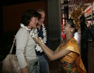 11-05-2005 SHOWBIZZ; WILBERT EN ROXANE GIESKE OP HUWELIJKSREIS OP BALI.
FOTO;ALBERT DEN ISEGER.