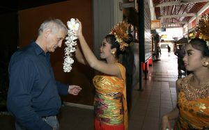 11-05-2005 SHOWBIZZ; WILBERT EN ROXANE GIESKE OP HUWELIJKSREIS OP BALI.
FOTO;ALBERT DEN ISEGER.