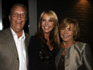 25-04-2006 SHOWBIZZ; GOOISCHE VROUWEN PRESENTEREN DVD IN HILVERSUM. Linde de Mol  Annet Malherbe  Susan Visser en de rest van de crew waren aanwezig om de dvd te presenteren aan de vele gasten.
foto: Albert den Iseger