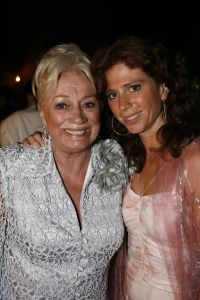 06-05-2006 SHOWBIZZ; RONALD KOLK GEEFT WAANZINNIGE MODE SHOW IN MARRAKECH MAROCCO. De kleine man geeft grote modeshow in Marrakech Marocco. 250 gasten genoten van een avond vol met mode,eten,drinken en gezelligheid In het Palais Mehdi een 5 sterren lokatie even buiten Marrakech. 
foto: Albert den Iseger.