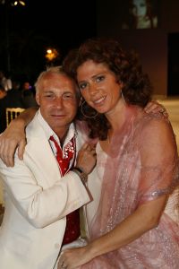 06-05-2006 SHOWBIZZ; RONALD KOLK GEEFT WAANZINNIGE MODE SHOW IN MARRAKECH MAROCCO. De kleine man geeft grote modeshow in Marrakech Marocco. 250 gasten genoten van een avond vol met mode,eten,drinken en gezelligheid In het Palais Mehdi een 5 sterren lokatie even buiten Marrakech. 
foto: Albert den Iseger.