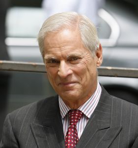 13-05-2006 SHOWBIZZ; TE GAST BIJ BOB SIMON IN ZIJN PROGRAMMA GOOD MORNING AMERICA. Vanaf het grootste cruise schip te wereld FREEDOM OFF THE SEAS presenteerde Bob Simon Good Morning America. Het was namelijk de eerste keer dat dit schip New York aandeed. 4500 passagiers, 1600 personeelsleden, zwembaden, shoppingcentra\'s,wild water baan voor surfers enz enz. te veel om op te noemen. Wij waren te gast bij Bob Simon en zijn veel besproken en bekeken programma.Later meer foto\'s op deze site.
foto: Albert den Iseger.
