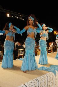 06-05-2006 SHOWBIZZ; RONALD KOLK GEEFT WAANZINNIGE MODE SHOW IN MARRAKECH MAROCCO. De kleine man geeft grote modeshow in Marrakech Marocco. 250 gasten genoten van een avond vol met mode,eten,drinken en gezelligheid In het Palais Mehdi een 5 sterren lokatie even buiten Marrakech. 
foto: Albert den Iseger.