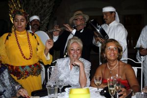 06-05-2006 SHOWBIZZ; RONALD KOLK GEEFT WAANZINNIGE MODE SHOW IN MARRAKECH MAROCCO. De kleine man geeft grote modeshow in Marrakech Marocco. 250 gasten genoten van een avond vol met mode,eten,drinken en gezelligheid In het Palais Mehdi een 5 sterren lokatie even buiten Marrakech. 
foto: Albert den Iseger.