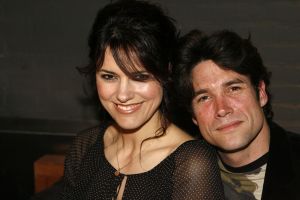 25-04-2006 SHOWBIZZ; GOOISCHE VROUWEN PRESENTEREN DVD IN HILVERSUM. Linde de Mol  Annet Malherbe  Susan Visser en de rest van de crew waren aanwezig om de dvd te presenteren aan de vele gasten.
foto: Albert den Iseger