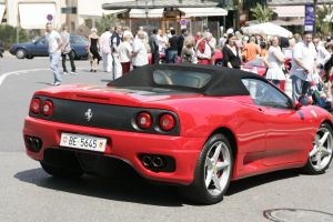 
Beschrijving foto:
08-05-2006 SHOWBIZZ; TREBLE GAAT VOOR DE HOOGSTE TREDE IN ATHENE. Ze zullen niet zwichten voor het grote geld alles is bij hun back to the basic.Geen Ferrari of Porsche,geen grote huizen en glamour feesten, maar eenvoudig lekker muziek maken en we zullen geen gebruik maken van Haute Couture of special make up, zij Caroline in Monaco. De bookies in Engeland verwachten helemaal niets van Treble, op het moment staan ze helemaal onder aan de lijst en bij inzet van 1 pond krijgt u bij overwinning van Treble van het ESC maar liefst 100 pond uitgekeerd. De 3 spontane meiden blijven er echter heel nuchter over en gaan gewoon hun ding doen in Athene. 
foto: Albert den Iseger