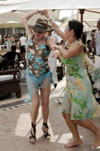 06-05-2006 SHOWBIZZ; RONALD KOLK GEEFT WAANZINNIGE MODE SHOW IN MARRAKECH MAROCCO. De kleine man geeft grote modeshow in Marrakech Marocco. 250 gasten genoten van een avond vol met mode,eten,drinken en gezelligheid In het Palais Mehdi een 5 sterren lokatie even buiten Marrakech. 
foto: Albert den Iseger.