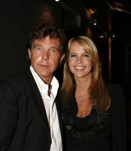 25-04-2006 SHOWBIZZ; GOOISCHE VROUWEN PRESENTEREN DVD IN HILVERSUM. Linde de Mol  Annet Malherbe  Susan Visser en de rest van de crew waren aanwezig om de dvd te presenteren aan de vele gasten.
foto: Albert den Iseger