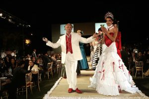 06-05-2006 SHOWBIZZ; RONALD KOLK GEEFT WAANZINNIGE MODE SHOW IN MARRAKECH MAROCCO. De kleine man geeft grote modeshow in Marrakech Marocco. 250 gasten genoten van een avond vol met mode,eten,drinken en gezelligheid In het Palais Mehdi een 5 sterren lokatie even buiten Marrakech. 
foto: Albert den Iseger.