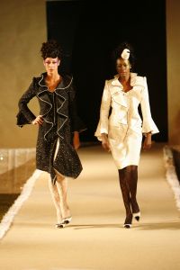06-05-2006 SHOWBIZZ; RONALD KOLK GEEFT WAANZINNIGE MODE SHOW IN MARRAKECH MAROCCO. De kleine man geeft grote modeshow in Marrakech Marocco. 250 gasten genoten van een avond vol met mode,eten,drinken en gezelligheid In het Palais Mehdi een 5 sterren lokatie even buiten Marrakech. 
foto: Albert den Iseger.
