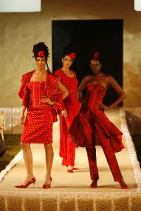 06-05-2006 SHOWBIZZ; RONALD KOLK GEEFT WAANZINNIGE MODE SHOW IN MARRAKECH MAROCCO. De kleine man geeft grote modeshow in Marrakech Marocco. 250 gasten genoten van een avond vol met mode,eten,drinken en gezelligheid In het Palais Mehdi een 5 sterren lokatie even buiten Marrakech. 
foto: Albert den Iseger.