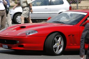 08-05-2006 SHOWBIZZ; TREBLE GAAT VOOR DE HOOGSTE TREDE IN ATHENE. Ze zullen niet zwichten voor het grote geld alles is bij hun back to the basic.Geen Ferrari of Porsche,geen grote huizen en glamour feesten, maar eenvoudig lekker muziek maken en we zullen geen gebruik maken van Haute Couture of special make up, zij Caroline in Monaco. De bookies in Engeland verwachten helemaal niets van Treble, op het moment staan ze helemaal onder aan de lijst en bij inzet van 1 pond krijgt u bij overwinning van Treble van het ESC maar liefst 100 pond uitgekeerd. De 3 spontane meiden blijven er echter heel nuchter over en gaan gewoon hun ding doen in Athene. 
foto: Albert den Iseger
