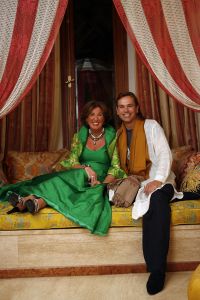 06-05-2006 SHOWBIZZ; RONALD KOLK GEEFT WAANZINNIGE MODE SHOW IN MARRAKECH MAROCCO. De kleine man geeft grote modeshow in Marrakech Marocco. 250 gasten genoten van een avond vol met mode,eten,drinken en gezelligheid In het Palais Mehdi een 5 sterren lokatie even buiten Marrakech. 
foto: Albert den Iseger.