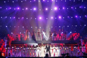 18-05-2006 SHOWBIZZ; FEEL THE RHYTHM VAN TREBLE IN ATHENE. Vanavond is het erop of eronder voor Treble. In alle repetities klonk het als een klok en gezien de concurrenten verwacht iedereen hier dat ze de finale gaan halen.
foto: Albert den Iseger.