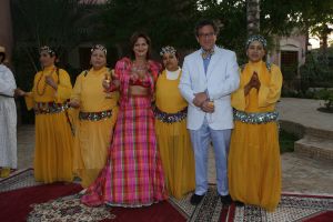 06-05-2006 SHOWBIZZ; RONALD KOLK GEEFT WAANZINNIGE MODE SHOW IN MARRAKECH MAROCCO. De kleine man geeft grote modeshow in Marrakech Marocco. 250 gasten genoten van een avond vol met mode,eten,drinken en gezelligheid In het Palais Mehdi een 5 sterren lokatie even buiten Marrakech. 
foto: Albert den Iseger.