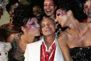 06-05-2006 SHOWBIZZ; RONALD KOLK GEEFT WAANZINNIGE MODE SHOW IN MARRAKECH MAROCCO. De kleine man geeft grote modeshow in Marrakech Marocco. 250 gasten genoten van een avond vol met mode,eten,drinken en gezelligheid In het Palais Mehdi een 5 sterren lokatie even buiten Marrakech.
foto: Albert den Iseger. 