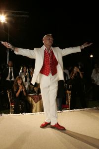 06-05-2006 SHOWBIZZ; RONALD KOLK GEEFT WAANZINNIGE MODE SHOW IN MARRAKECH MAROCCO. De kleine man geeft grote modeshow in Marrakech Marocco. 250 gasten genoten van een avond vol met mode,eten,drinken en gezelligheid In het Palais Mehdi een 5 sterren lokatie even buiten Marrakech. 
foto: Albert den Iseger.