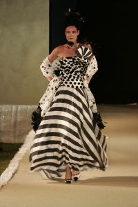 06-05-2006 SHOWBIZZ; RONALD KOLK GEEFT WAANZINNIGE MODE SHOW IN MARRAKECH MAROCCO. De kleine man geeft grote modeshow in Marrakech Marocco. 250 gasten genoten van een avond vol met mode,eten,drinken en gezelligheid In het Palais Mehdi een 5 sterren lokatie even buiten Marrakech. 
foto: Albert den Iseger.