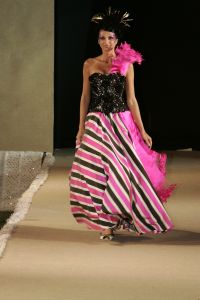06-05-2006 SHOWBIZZ; RONALD KOLK GEEFT WAANZINNIGE MODE SHOW IN MARRAKECH MAROCCO. De kleine man geeft grote modeshow in Marrakech Marocco. 250 gasten genoten van een avond vol met mode,eten,drinken en gezelligheid In het Palais Mehdi een 5 sterren lokatie even buiten Marrakech. 
foto: Albert den Iseger.