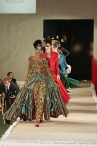 06-05-2006 SHOWBIZZ; RONALD KOLK GEEFT WAANZINNIGE MODE SHOW IN MARRAKECH MAROCCO. De kleine man geeft grote modeshow in Marrakech Marocco. 250 gasten genoten van een avond vol met mode,eten,drinken en gezelligheid In het Palais Mehdi een 5 sterren lokatie even buiten Marrakech. 
foto: Albert den Iseger.