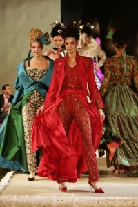 06-05-2006 SHOWBIZZ; RONALD KOLK GEEFT WAANZINNIGE MODE SHOW IN MARRAKECH MAROCCO. De kleine man geeft grote modeshow in Marrakech Marocco. 250 gasten genoten van een avond vol met mode,eten,drinken en gezelligheid In het Palais Mehdi een 5 sterren lokatie even buiten Marrakech. 
foto: Albert den Iseger.