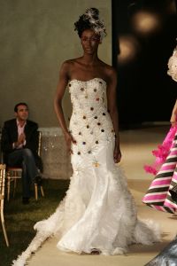 06-05-2006 SHOWBIZZ; RONALD KOLK GEEFT WAANZINNIGE MODE SHOW IN MARRAKECH MAROCCO. De kleine man geeft grote modeshow in Marrakech Marocco. 250 gasten genoten van een avond vol met mode,eten,drinken en gezelligheid In het Palais Mehdi een 5 sterren lokatie even buiten Marrakech. 
foto: Albert den Iseger.