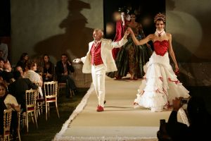 06-05-2006 SHOWBIZZ; RONALD KOLK GEEFT WAANZINNIGE MODE SHOW IN MARRAKECH MAROCCO. De kleine man geeft grote modeshow in Marrakech Marocco. 250 gasten genoten van een avond vol met mode,eten,drinken en gezelligheid In het Palais Mehdi een 5 sterren lokatie even buiten Marrakech. 
foto: Albert den Iseger.